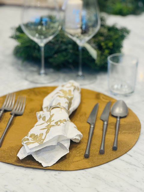 SET THE TABLE