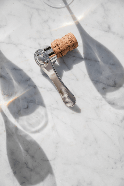 L' Atelier Du Vin Pince A Bouchon - The Cork Opener
